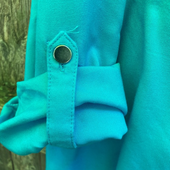 JM Collection-Beautiful turquoise blue top. - Picture 3 of 5